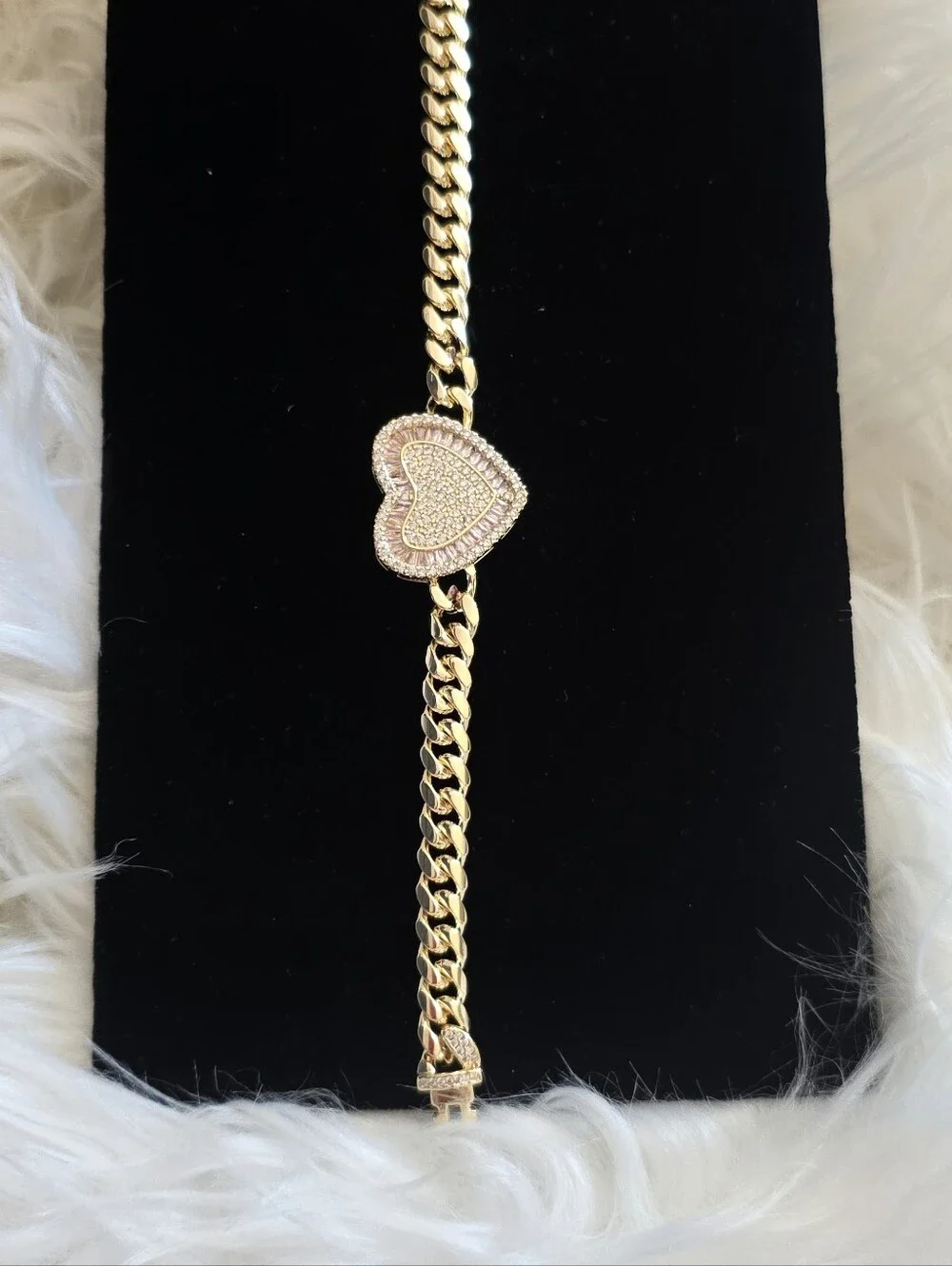 Gold Heart Charm Chain Bracelet - Women's Jewelry